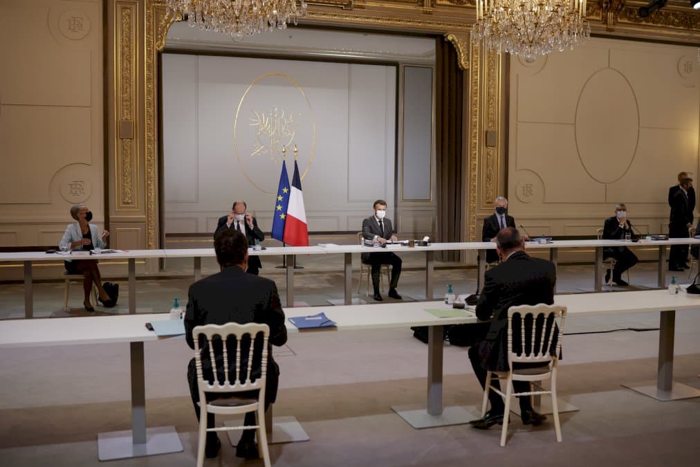 syndicats-et-patronat-recus-a-l&rsquo;elysee,-les-decisions-attendront