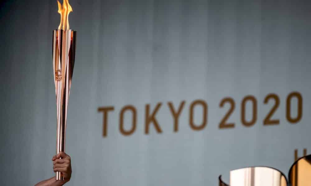 jo-2020:-la-flamme-olympique-arrive-a-tokyo-dans-une-ambiance-morose