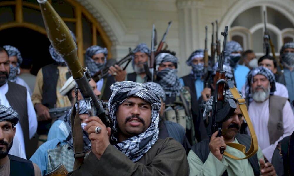 paris-appelle-les-francais-a-quitter-l’afghanistan,-en-pleine-offensive-des-talibans