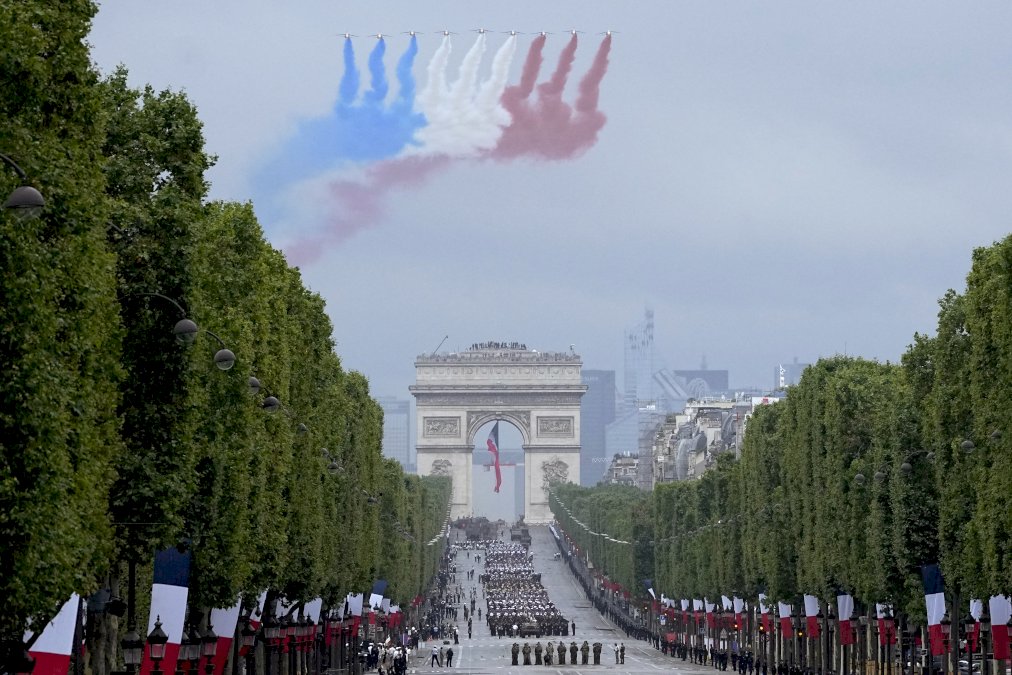 dernier-defile-militaire-du-quinquennat-macron-a-paris-pour-le-14-juillet