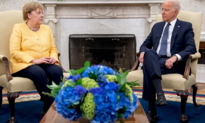 merkel-recue-par-biden-pour-des-adieux-amicaux,-mais-endeuilles