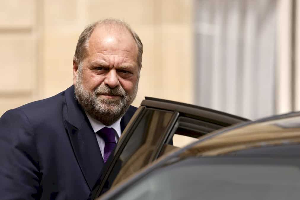 soupcons-de-conflits-d&rsquo;interets:-dupond-moretti-interroge-a-la-cjr