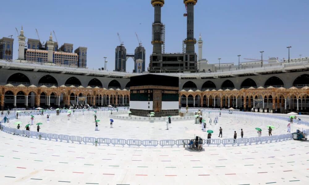 deuxieme-grand-pelerinage-en-nombre-limite-a-la-mecque-a-cause-du-covid