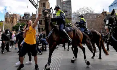australie:-manifestations-anti-confinement,-affrontements-avec-la-police-a-sydney
