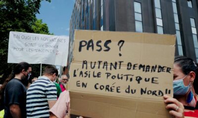 covid-19:-« pour-la-liberte »,-des-milliers-de-personnes-dans-les-rues