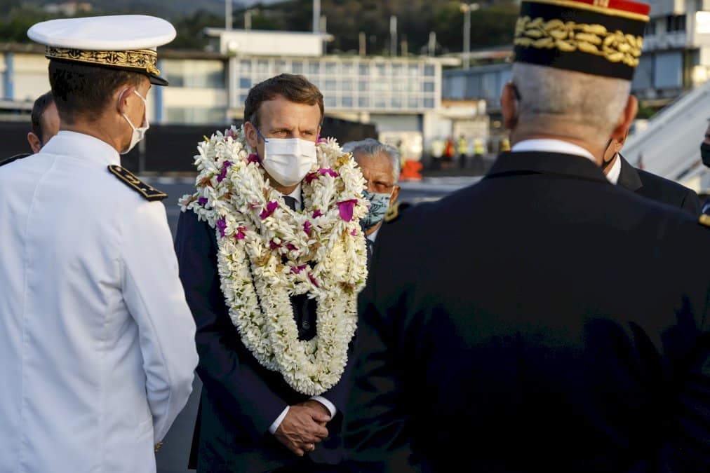 macron-lance-sa-visite-en-polynesie-par-un-appel-a-la-vaccination