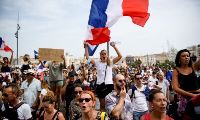 pass-sanitaire:-le-parlement-valide,-la-vaccination-progresse