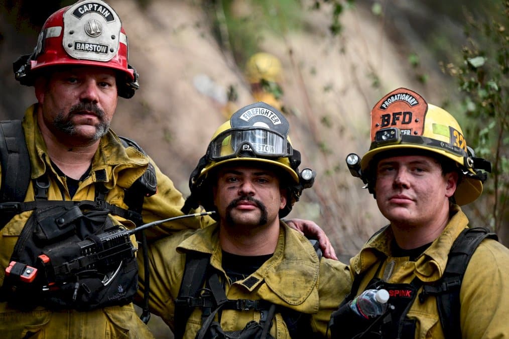 en-californie,-des-pompiers-depites-face-a-des-incendies-sans-fin