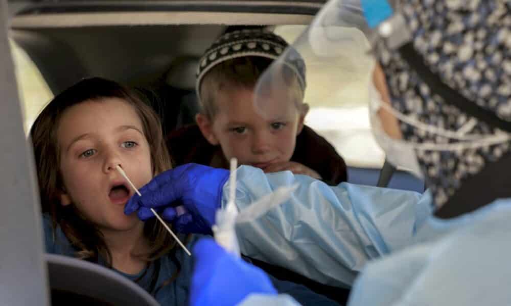 covid-19:-le-variant-delta-met-fin-a-l&rsquo;insouciance-estivale,-les-restrictions-s&rsquo;etendent