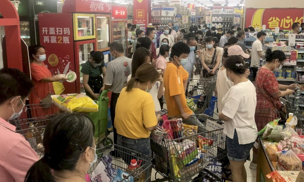 chine:-un-an-et-demi-apres,-wuhan-rattrapee-par-le-covid