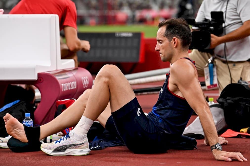 jo-2020:-pas-de-miracle-pour-lavillenie,-exploit-des-volleyeurs