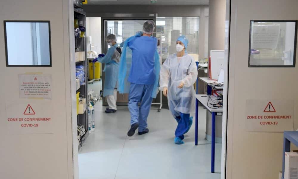 covid-19:-le-« plan-blanc »-declenche-dans-les-hopitaux-de-provence-alpes-cote-d&rsquo;azur