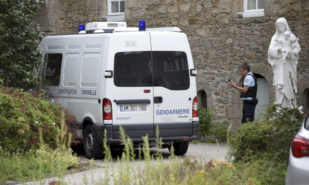le-pretre-tue-en-vendee-decede-sous-des-« coups-violents »-portes-a-la-tete