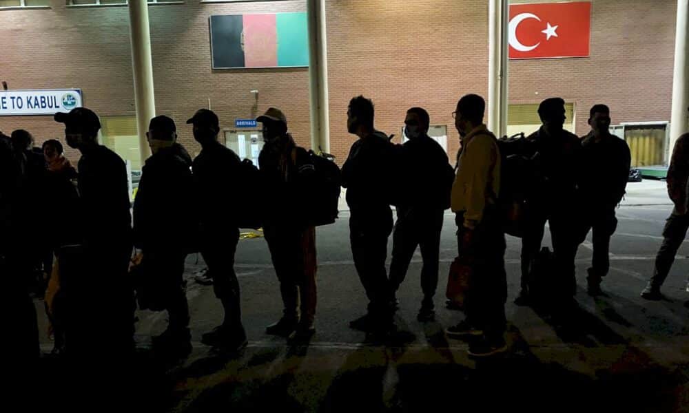 la-france-a-exfiltre-dans-la-nuit-de-kaboul-216-personnes-dont-184-afghans