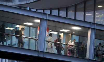 arrivee-a-paris-des-premiers-afghans-exfiltres-de-kaboul-par-la-france