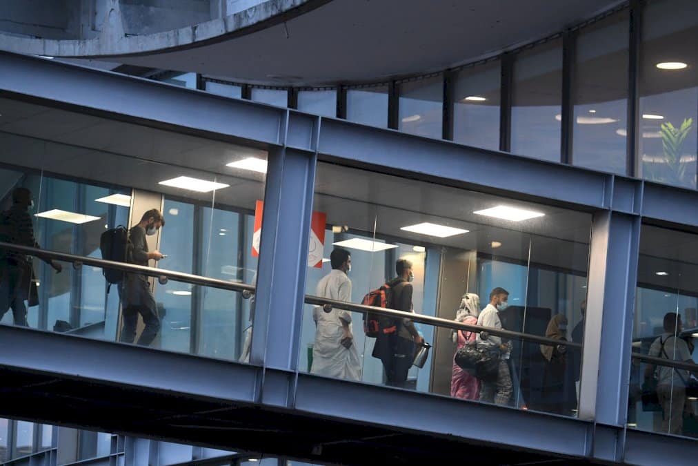arrivee-a-paris-des-premiers-afghans-exfiltres-de-kaboul-par-la-france