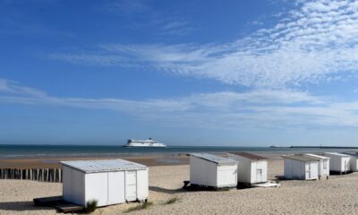 a-bleriot-plage,-des-irreductibles-refusent-que-leurs-chalets-de-plage-soient-detruits