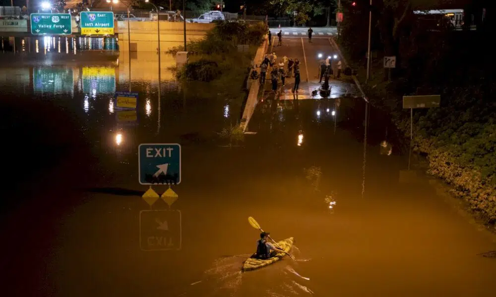 tempete-ida:-le-dereglement-climatique-pointe-du-doigt,-biden-en-louisiane