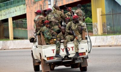 coup-d&rsquo;etat-en-guinee,-le-president-alpha-conde-capture-par-les-putschistes