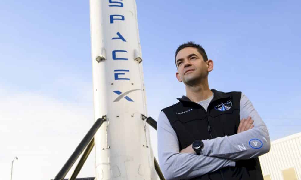 les-premiers-touristes-spatiaux-de-spacex-prets-a-decoller-mercredi