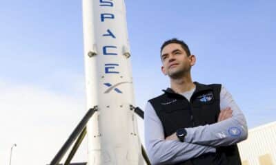 les-premiers-touristes-spatiaux-de-spacex-prets-a-decoller-mercredi