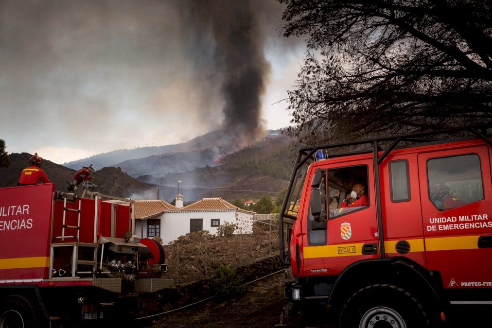 eruption-aux-canaries:-une-centaine-de-maisons-detruites,-5.500-personnes-evacuees