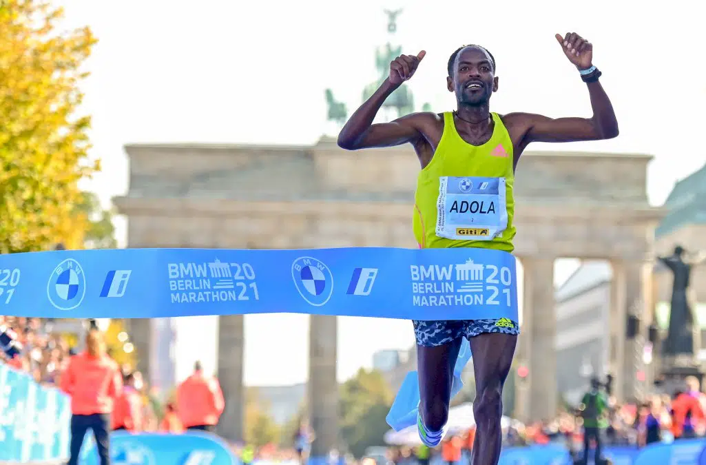 adola-vainqueur-du-marathon-de-berlin,-bekele-seulement-troisieme