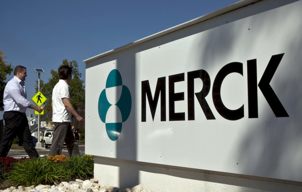 covid:-merck-va-demander-le-feu-vert-pour-une-pilule-reduisant-par-deux-les-hospitalisations