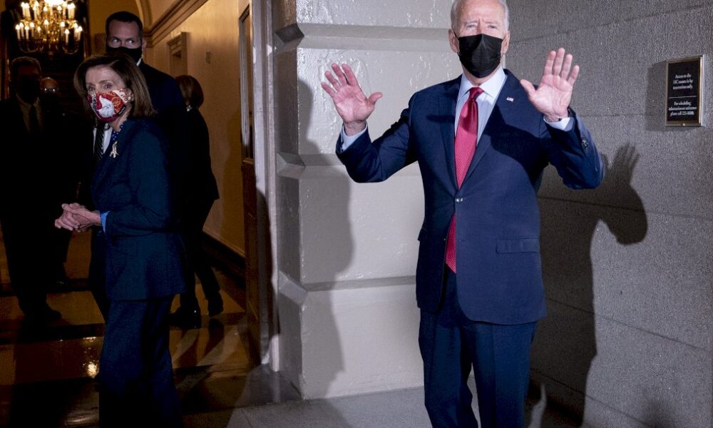 face-aux-divisions-democrates,-biden-promet-que-ses-reformes-seront-adoptees