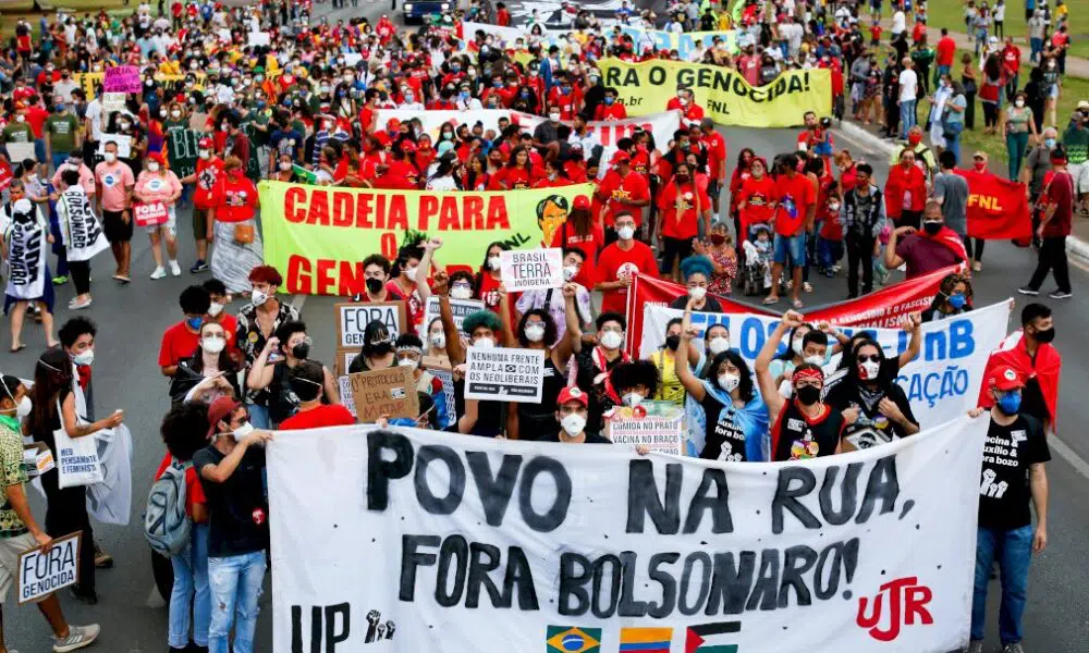 manifestations-dans-tout-le-bresil-pour-la-destitution-du-president-bolsonaro
