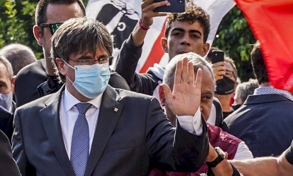 le-leader-catalan-puigdemont,-reclame-par-l&rsquo;espagne,-comparait-en-italie