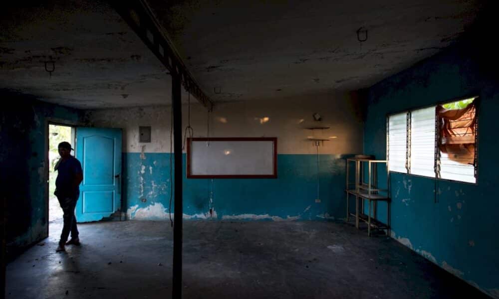 « tous-ignorants »:-la-vie-sans-ecole-dans-les-villages-lacustres-du-venezuela