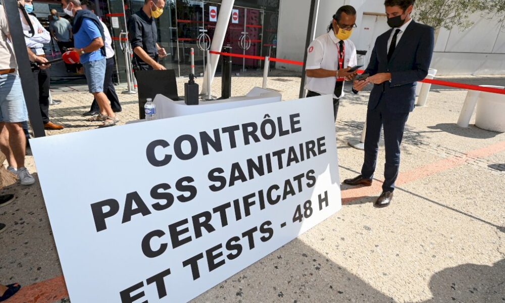 la-prolongation-controversee-du-pass-sanitaire-en-conseil-des-ministres