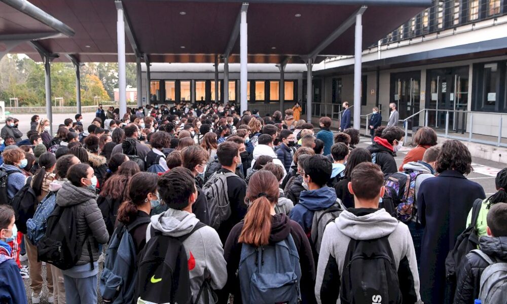 hommage-a-samuel-paty-dans-les-ecoles,-colleges-et-lycees-de-france