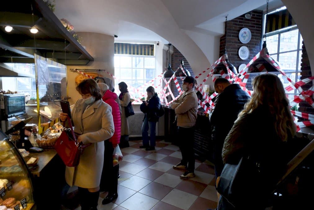 l&rsquo;europe-redevient-l&rsquo;epicentre-de-la-pandemie,-nouvelles-mesures-sur-le-continent-americain