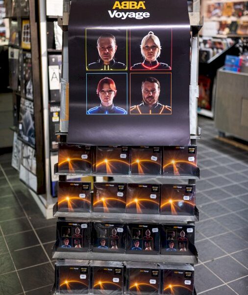 de-retour-apres-40-ans,-abba-ravit-ses-fans-mais-divise-la-critique