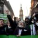 pour-le-climat,-des-dizaines-de-milliers-de-personnes-marchent-a-glasgow-et-dans-le-monde