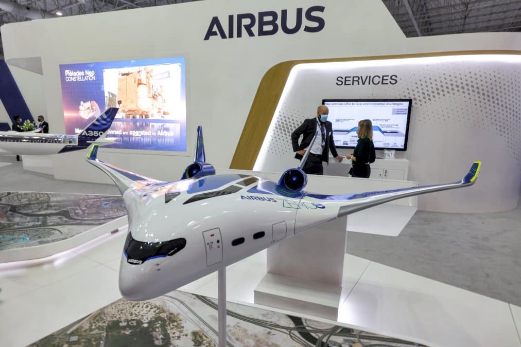 airbus-frappe-fort-au-premier-jour-du-salon-aeronautique-de-dubai