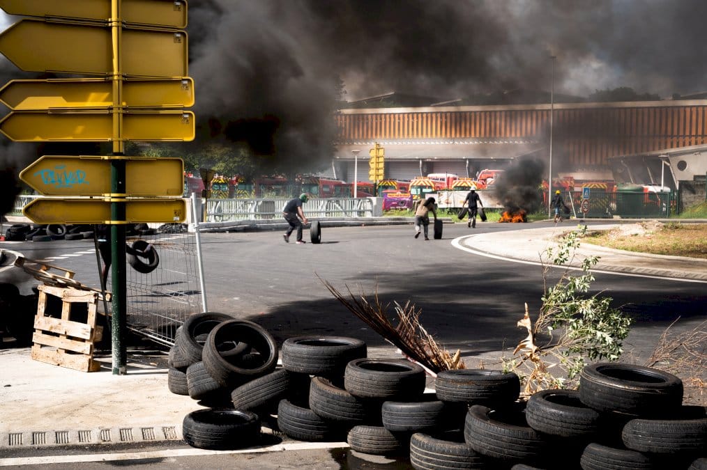guadeloupe:-des-routes-bloquees-au-4e-jour-de-la-mobilisation