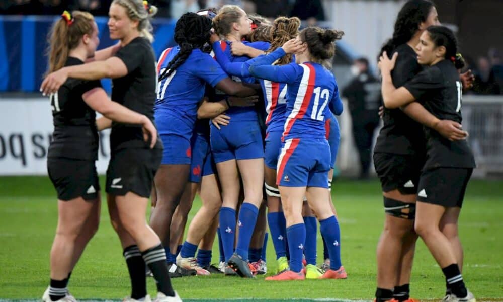 rugby:-carton-plein-pour-les-bleues