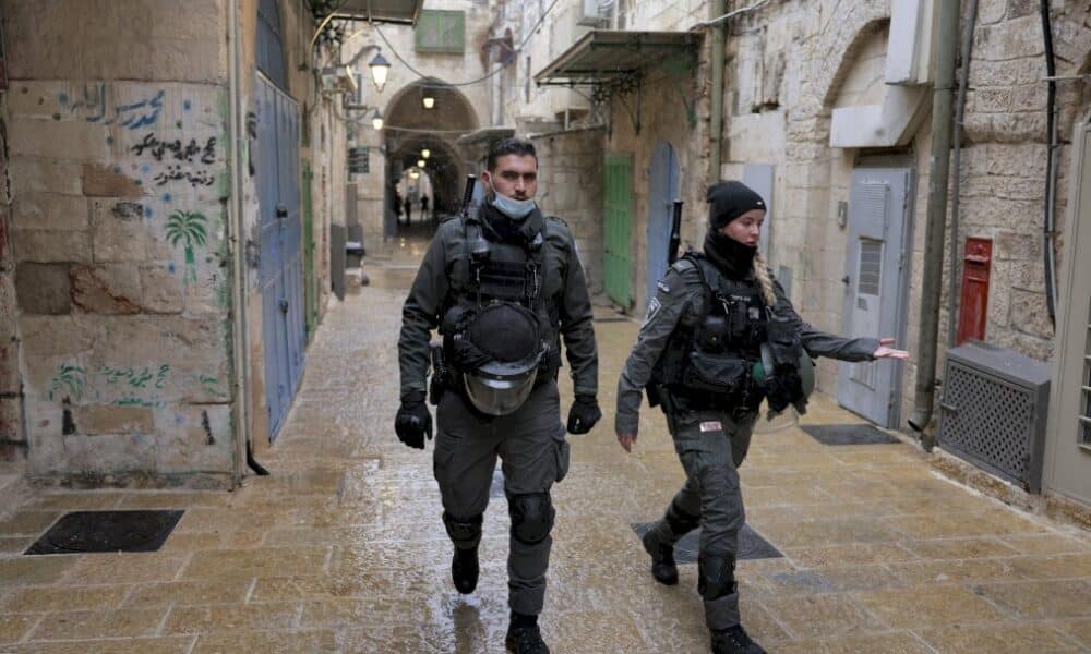 un-mort-et-trois-blesses-dans-une-attaque-a-l&rsquo;arme-a-feu-a-jerusalem