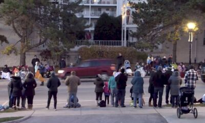 voiture-belier-lors-d&rsquo;une-parade-de-noel-aux-etats-unis:-au-moins-5-morts-et-40-blesses