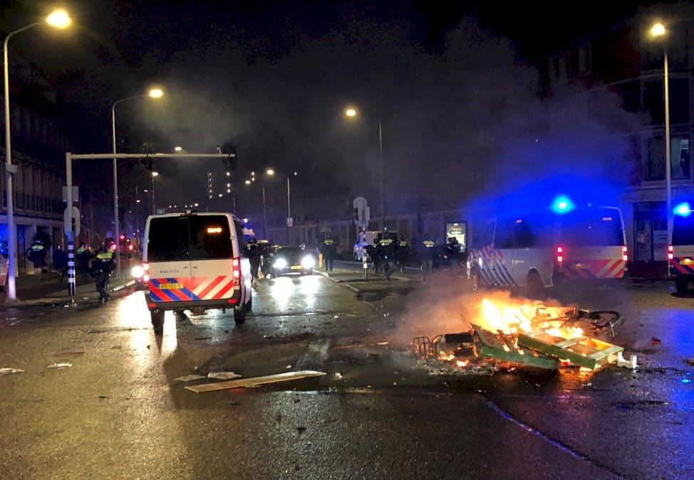 covid:-l&rsquo;allemagne-s&rsquo;inquiete,-l&rsquo;autriche-se-confine-sur-fond-de-colere-en-europe