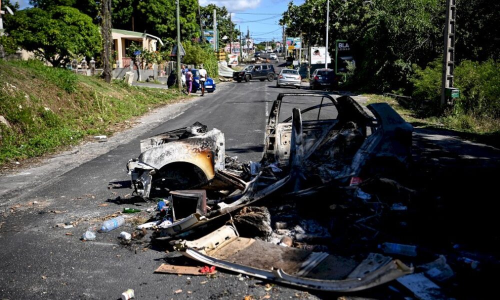 « crise-explosive »-en-guadeloupe:-l&rsquo;executif-appel-au-calme-et-annonce-une-« instance-de-dialogue »