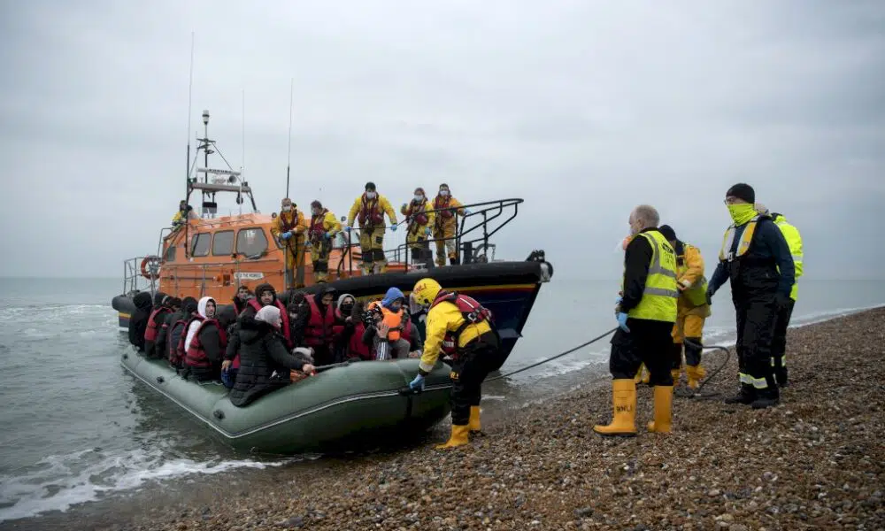 londres-et-paris-sous-le-choc-apres-la-plus-terrible-tragedie-migratoire-dans-la-manche