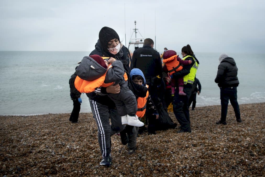 drame-migratoire:-johnson-appelle-la-france-a-reprendre-les-migrants-qui-traversent-la-manche