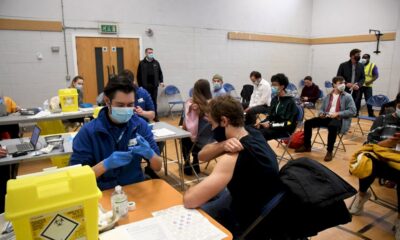 un-mort-du-a-omicron-au-royaume-uni,-qui-mise-sur-la-vaccination-massive