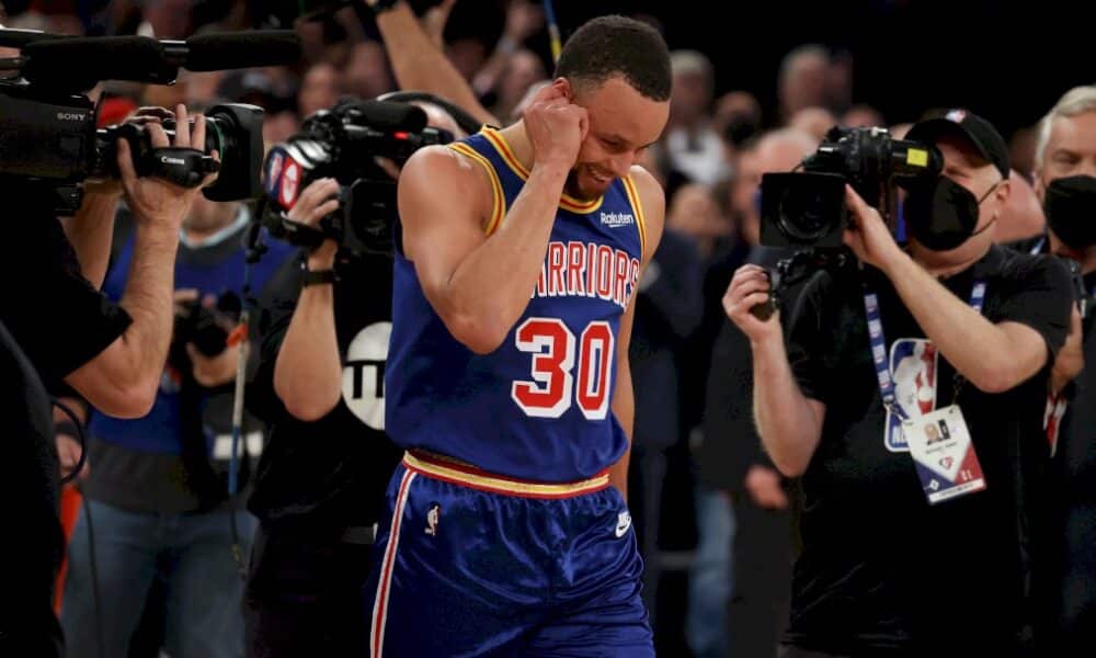 nba:-stephen-curry-est-le-meilleur-shooteur-de-tous-les-temps,-trois-points-c&rsquo;est-tout-!
