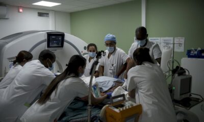 sous-le-flot-des-non-vaccines,-la-rea-« ne-voit-pas-le-pic »-de-la-5e-vague