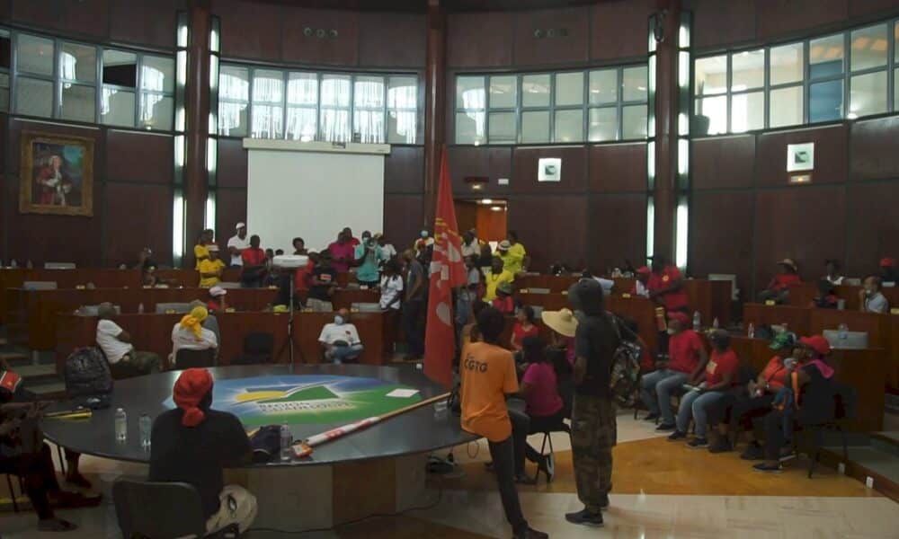 guadeloupe:-l&rsquo;etat-reste-ferme-face-aux-demandes